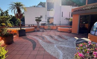 Casa en Renta en Bosque de las Lomas – Jardín Amplio + 4 Terrazas