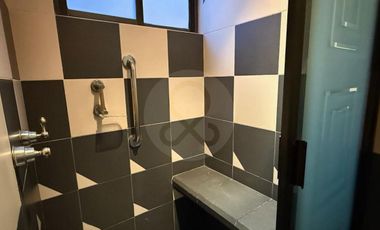 Casa en Renta en Bosque de las Lomas – Jardín Amplio + 4 Terrazas