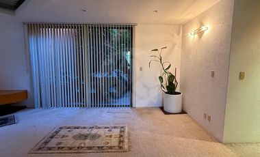 Casa en Renta en Bosque de las Lomas – Jardín Amplio + 4 Terrazas