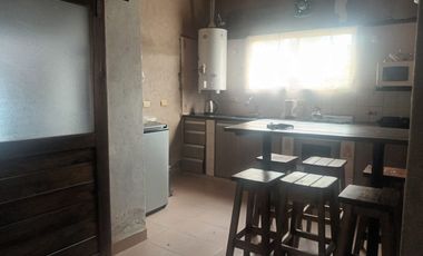 CASA 3 AMB. CON GRAN PARQUE LOTE 10X43.30 ZONA HEGUILOR AL 1000 EL GAUCHO