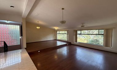 Chiluca: Casa con grandes espacios