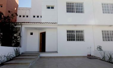 CASA EN VENTA EN FRACCIONAMIENTO PRIVADO ACACIAS TERAN