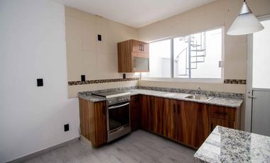 CASA EN VENTA EN FRACCIONAMIENTO PRIVADO ACACIAS TERAN