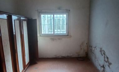 CASA 3 AMB ENTRADA VARIOS AUTOS, GARAGE, DEPOSITO O TALLER, PARQUE ESTADO DE ISRAEL AL 1800