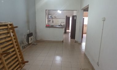 CASA 3 AMB ENTRADA VARIOS AUTOS, GARAGE, DEPOSITO O TALLER, PARQUE ESTADO DE ISRAEL AL 1800