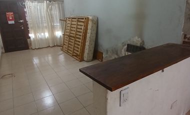 CASA 3 AMB ENTRADA VARIOS AUTOS, GARAGE, DEPOSITO O TALLER, PARQUE ESTADO DE ISRAEL AL 1800