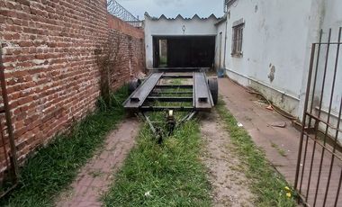 CASA 3 AMB ENTRADA VARIOS AUTOS, GARAGE, DEPOSITO O TALLER, PARQUE ESTADO DE ISRAEL AL 1800