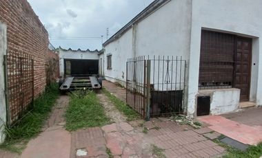 CASA 3 AMB ENTRADA VARIOS AUTOS, GARAGE, DEPOSITO O TALLER, PARQUE ESTADO DE ISRAEL AL 1800