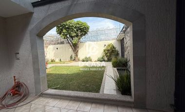 SE VENDE CASA EN ROSALINDA