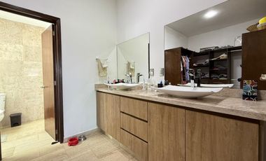 CASA EN VENTA EN FRACCIONAMIENTO LOMAS DE COCOYOC MORELOS