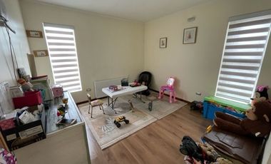 ¡OPORTUNIDAD! Vende casa estilo mediterráneo en sector Villa las Palmas, Osorno