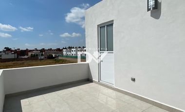 CASA EN VENTA EN CUAUTLANCINGO DE 3 HABITACIONES ROOF Y JARDIN