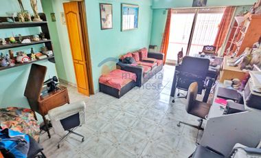 Depto. 3 Amb + Patio de 52 m² + Cochera + Patio Secundario con Lavadero Cubierto