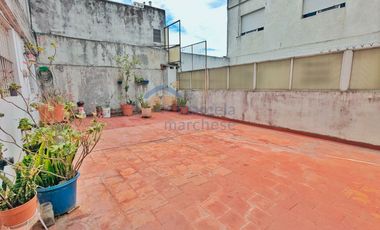 Depto. 3 Amb + Patio de 52 m² + Cochera + Patio Secundario con Lavadero Cubierto