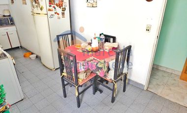 Depto. 3 Amb + Patio de 52 m² + Cochera + Patio Secundario con Lavadero Cubierto