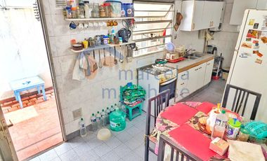 Depto. 3 Amb + Patio de 52 m² + Cochera + Patio Secundario con Lavadero Cubierto