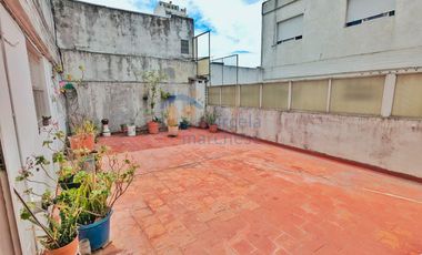 Depto. 3 Amb + Patio de 52 m² + Cochera + Patio Secundario con Lavadero Cubierto