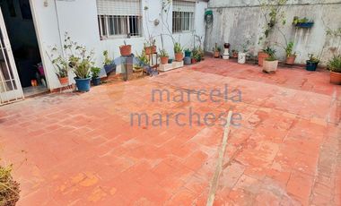 Depto. 3 Amb + Patio de 52 m² + Cochera + Patio Secundario con Lavadero Cubierto