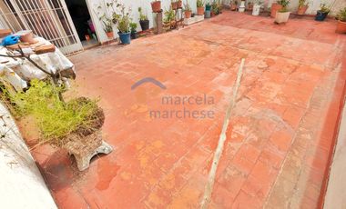 Depto. 3 Amb + Patio de 52 m² + Cochera + Patio Secundario con Lavadero Cubierto