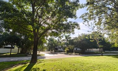 SE VENDE BONITA Y AMPLIA CASA EN PARQUE CENTRAL CHOLUL MERIDAD YUCATAN