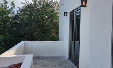 SE VENDE BONITA Y AMPLIA CASA EN PARQUE CENTRAL CHOLUL MERIDAD YUCATAN