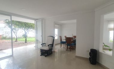 VENDO CASA DE DOS PISOS EN CONDOMINIO AL ORIENTE DE NEIVA
