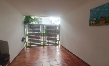 VENDO CASA DE DOS PISOS EN CONDOMINIO AL ORIENTE DE NEIVA