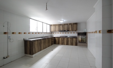 Apartamento en arriendo en Alto Prado.
