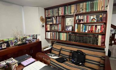 Residencia clásica, en fraccionamiento exclusivo con la mejor ubicación de la Ciudad.