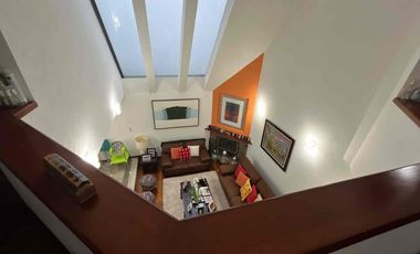 Residencia clásica, en fraccionamiento exclusivo con la mejor ubicación de la Ciudad.