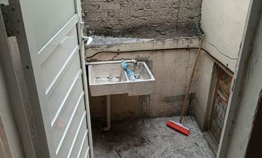 rento departamento con entrada independiente en la Loma Tlalnepantla, 2 recamaras sin estacionamiento