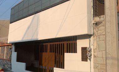 Casa en Venta para Oficina - Clínica - Escuela en Col. Bellavista en Puebla