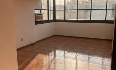 Casa en Venta para Oficina - Clínica - Escuela en Col. Bellavista en Puebla