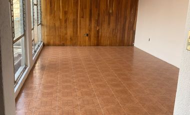 Casa en Venta para Oficina - Clínica - Escuela en Col. Bellavista en Puebla