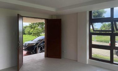 A Sanctuary of Serenity Meet your Elegant Modern Residence