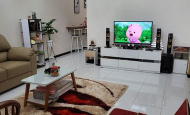 DISEWAKAN VILLA TENGAH KOTA BATU DEKAT SEMUA TEMPAT WISATA