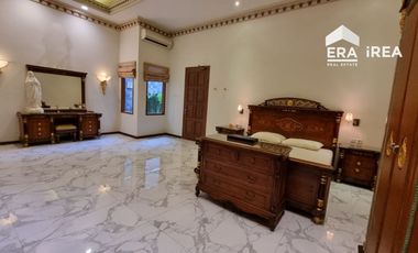 RUMAH MEWAH DIJUAL DI SOLO DEKAT SOLO GRAND MALL