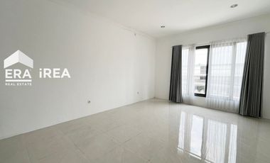 RUMAH DISEWAKAN DI SOLO DEKAT RS BRAYAT MINULYA COCOK UNTUK KANTOR RUMAH TINGGAL