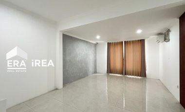 RUMAH DISEWAKAN DI SOLO DEKAT RS BRAYAT MINULYA COCOK UNTUK KANTOR RUMAH TINGGAL