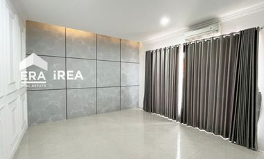 RUMAH DISEWAKAN DI SOLO DEKAT RS BRAYAT MINULYA COCOK UNTUK KANTOR RUMAH TINGGAL