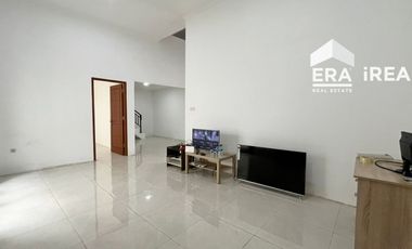 RUMAH DISEWAKAN DI SOLO DEKAT RS BRAYAT MINULYA COCOK UNTUK KANTOR RUMAH TINGGAL