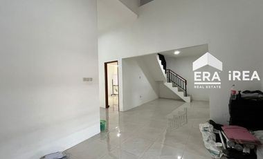 RUMAH DISEWAKAN DI SOLO DEKAT RS BRAYAT MINULYA COCOK UNTUK KANTOR RUMAH TINGGAL