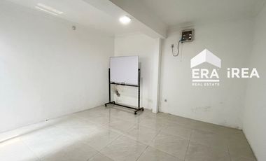 RUMAH DISEWAKAN DI SOLO DEKAT RS BRAYAT MINULYA COCOK UNTUK KANTOR RUMAH TINGGAL