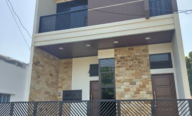 Rumah  Baru Jogja Utara Kampus UGM, Kayen Banteng Jalan Kaliurang Harga Nego