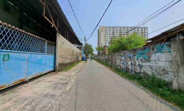 Di Jual Tanah Bangunan /
Bekas Pabrik Bakso 
Di Kebon Besar Tanggerang
km 19