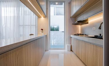 Move-In Ready Luxury: Brand-New 4BR House in Silang with Pool & Carports for Sale!