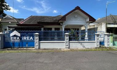 Rumah dijual dekat Solo Baru letak strategis