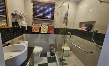 PRICE DROP! Beautiful 2-Storey Valle Verde 6 Townhouse with 3BR and Large Attic for Sale!