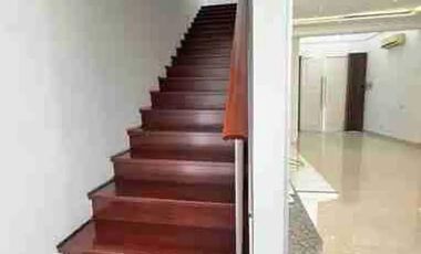 Disewakan  Rumah Minimalis Siap Huni  Lariz Ville Pakuwon