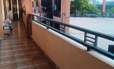 nego sampai jadi Kost 65  Kamar dan Rumah Besar luas tanah 1.870 m2 Dekat Kampus Unismuh Makassar